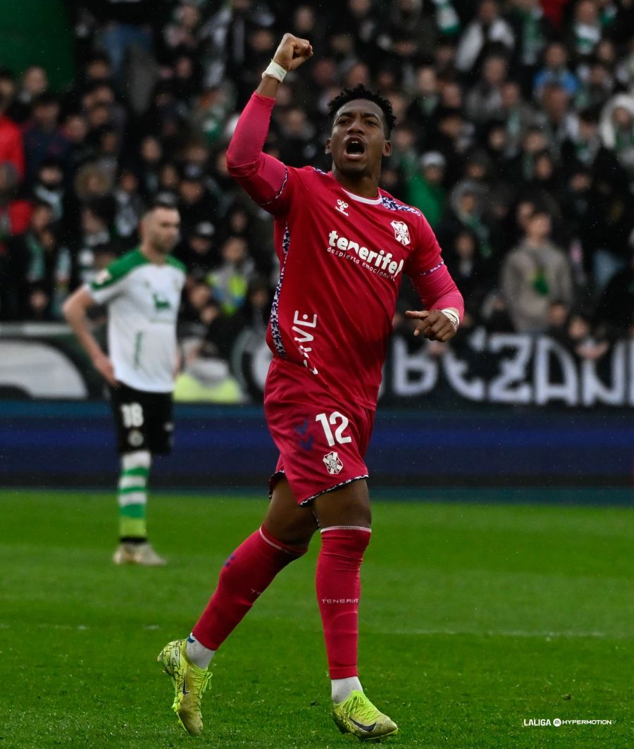 Landázuri celebra su gol al Racing de Santander (LA LIGA)
