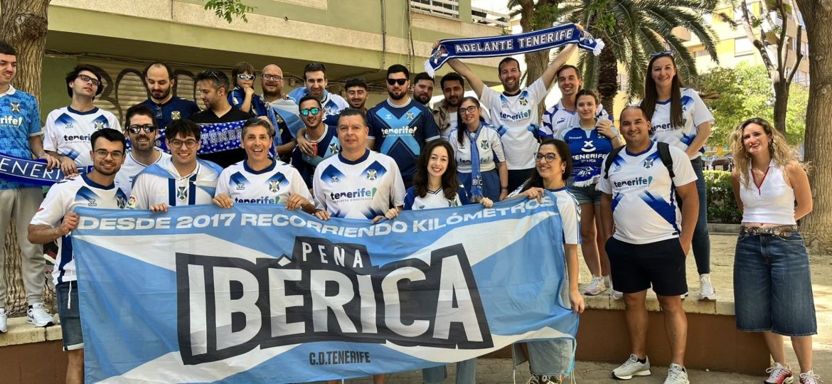 La Peña Ibérica en su desplazamiento contra el Levante (@Ibericacdt17).
