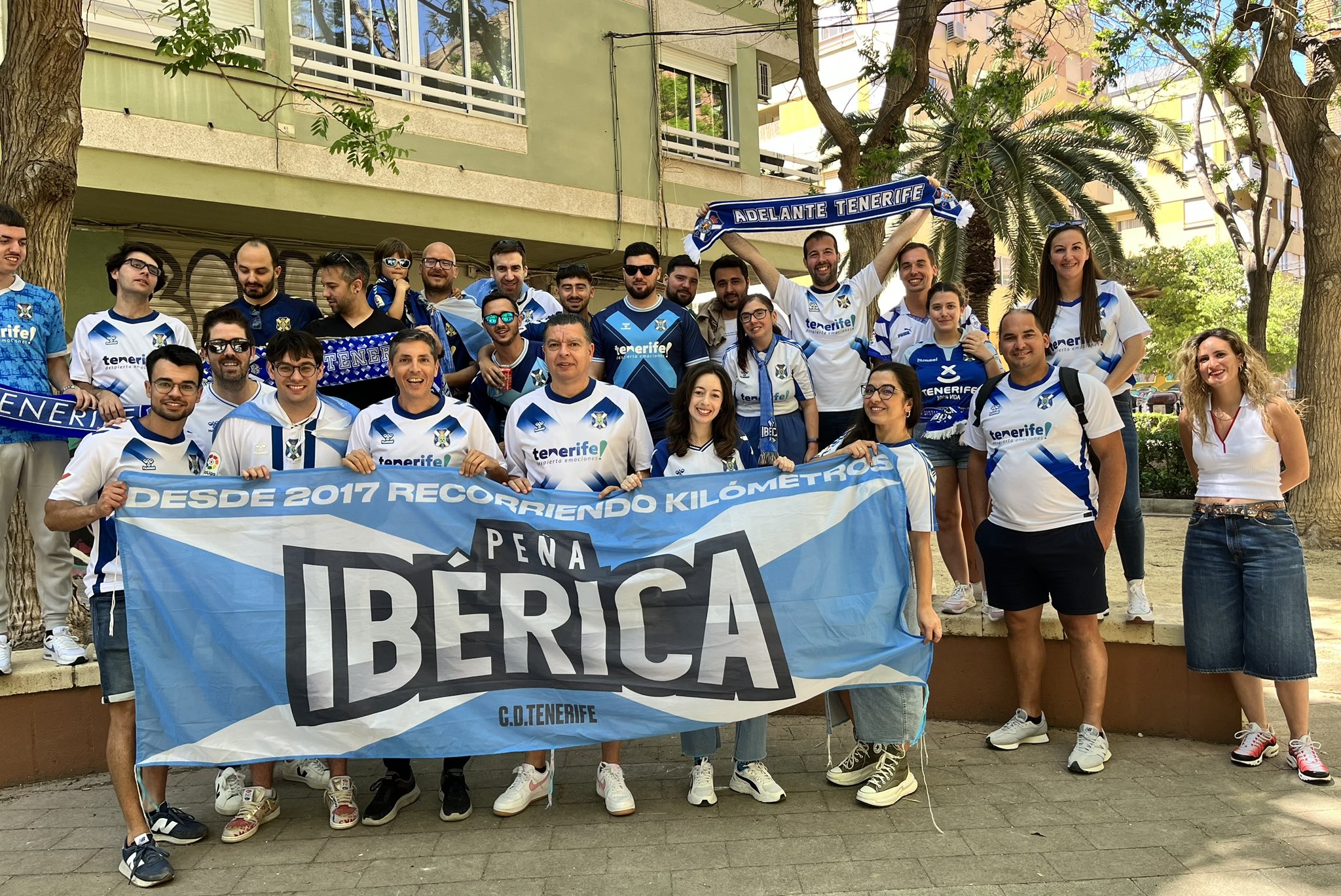 La Peña Ibérica en su desplazamiento contra el Levante (@Ibericacdt17).