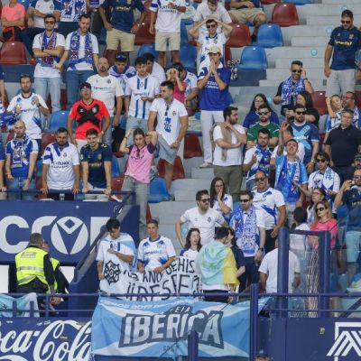 La afición blanquiazul en el Ciutat de Valencia (La Liga)