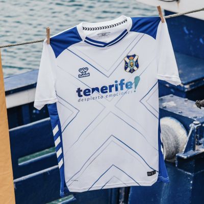 La primera equipación del representativo para la temporada 25-26 (@CDTOficial)