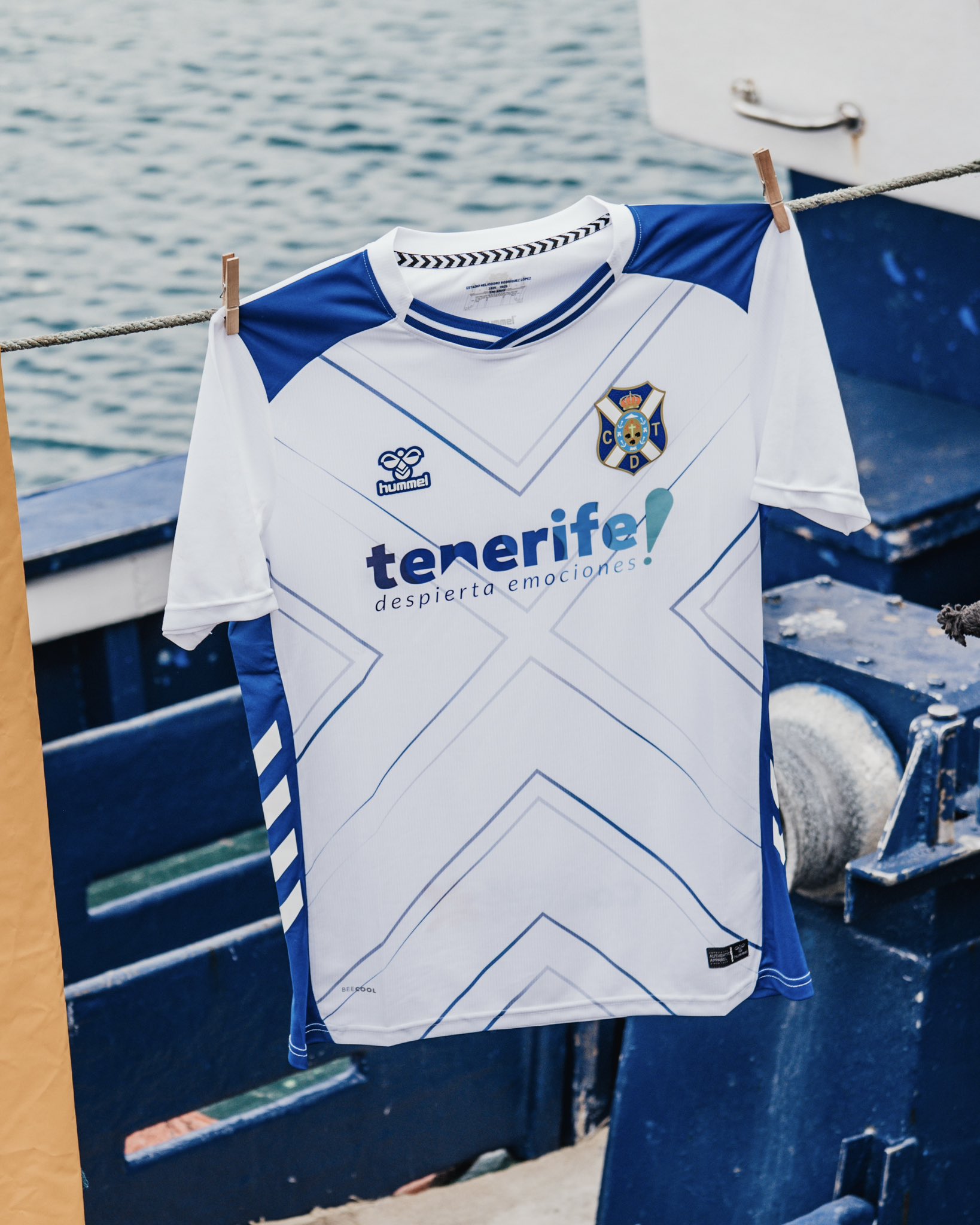La primera equipación del representativo para la temporada 25-26 (@CDTOficial)
