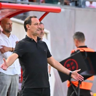 Lamentos de Joseba Etxeberria en el banquillo del Enrique Roca (Real Murcia)