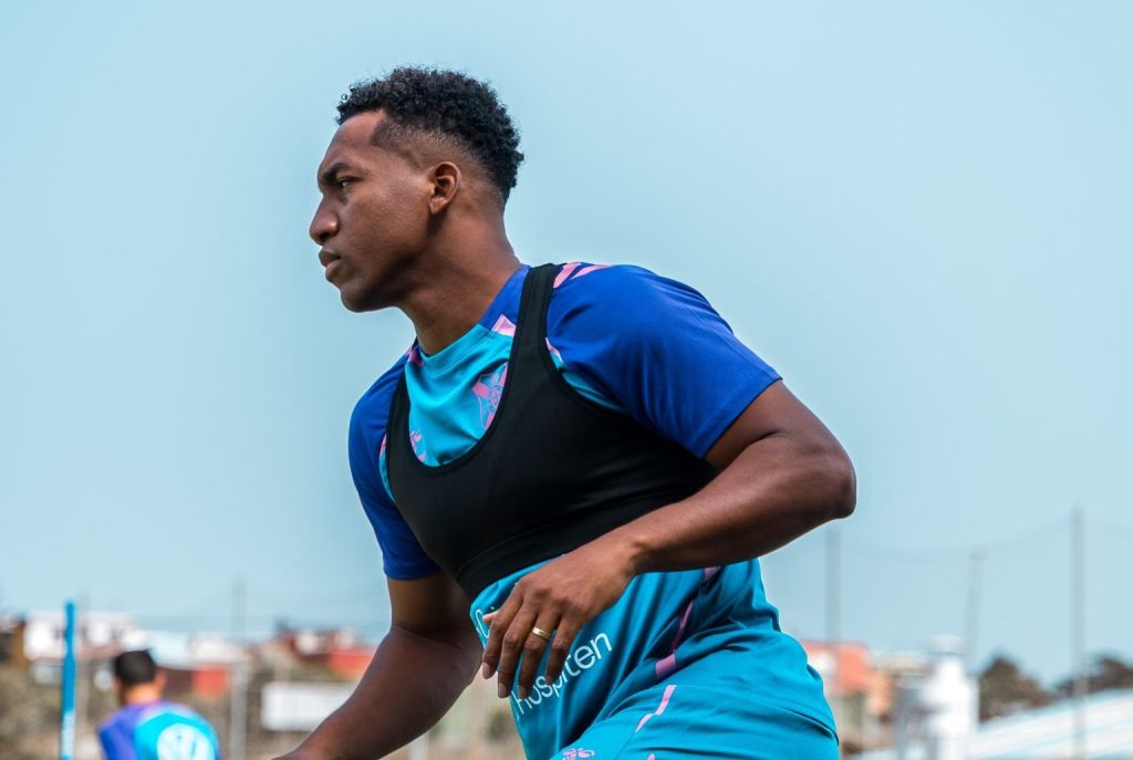Landázuri en el primer entrenamiento de la pretemporada (CD Tenerife)