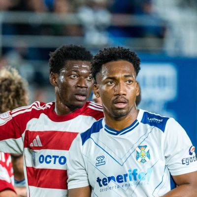 Landázuri en un balón parado (CD Tenerife)|Landázuri en un balón parado (CD Tenerife)
