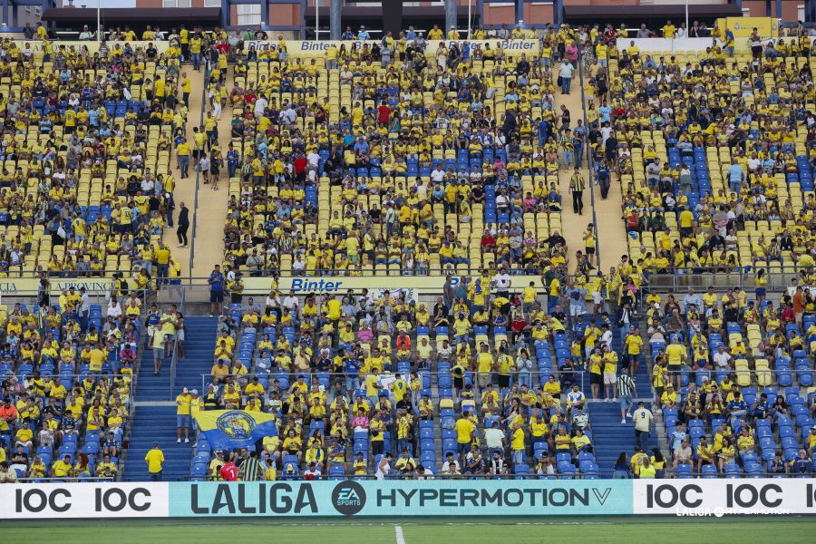 Aficionados de Las Palmas ante el Andorra (LALIGA).