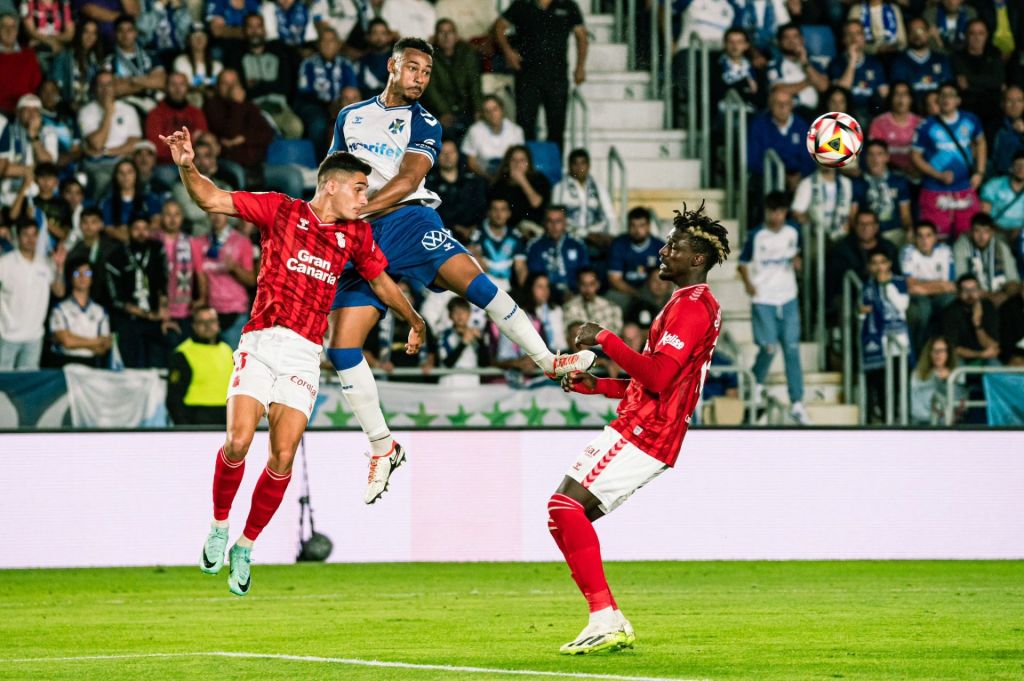 Loic en el derbi contra Las Palmas (CD TENERIFE)