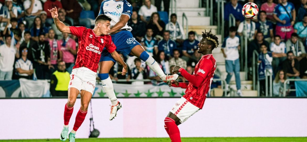 Loic en el derbi contra Las Palmas (CD TENERIFE)