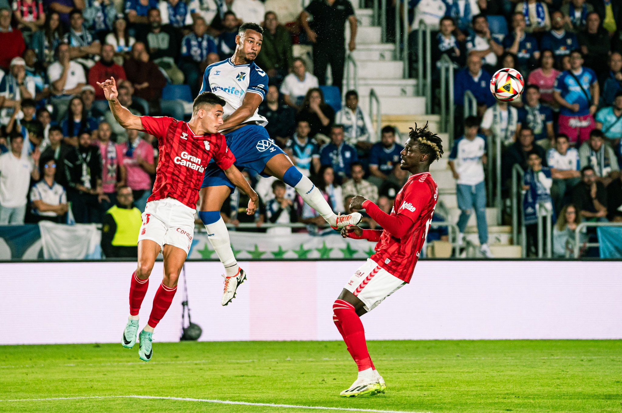 Loic en el derbi contra Las Palmas (CD TENERIFE)