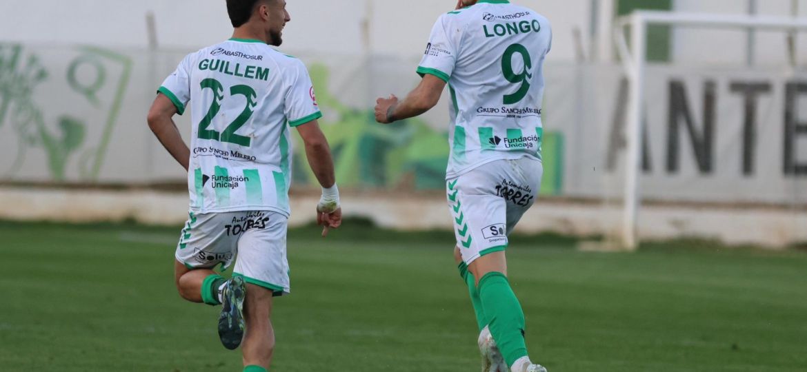 Longo celebrando un gol (@Antequera)