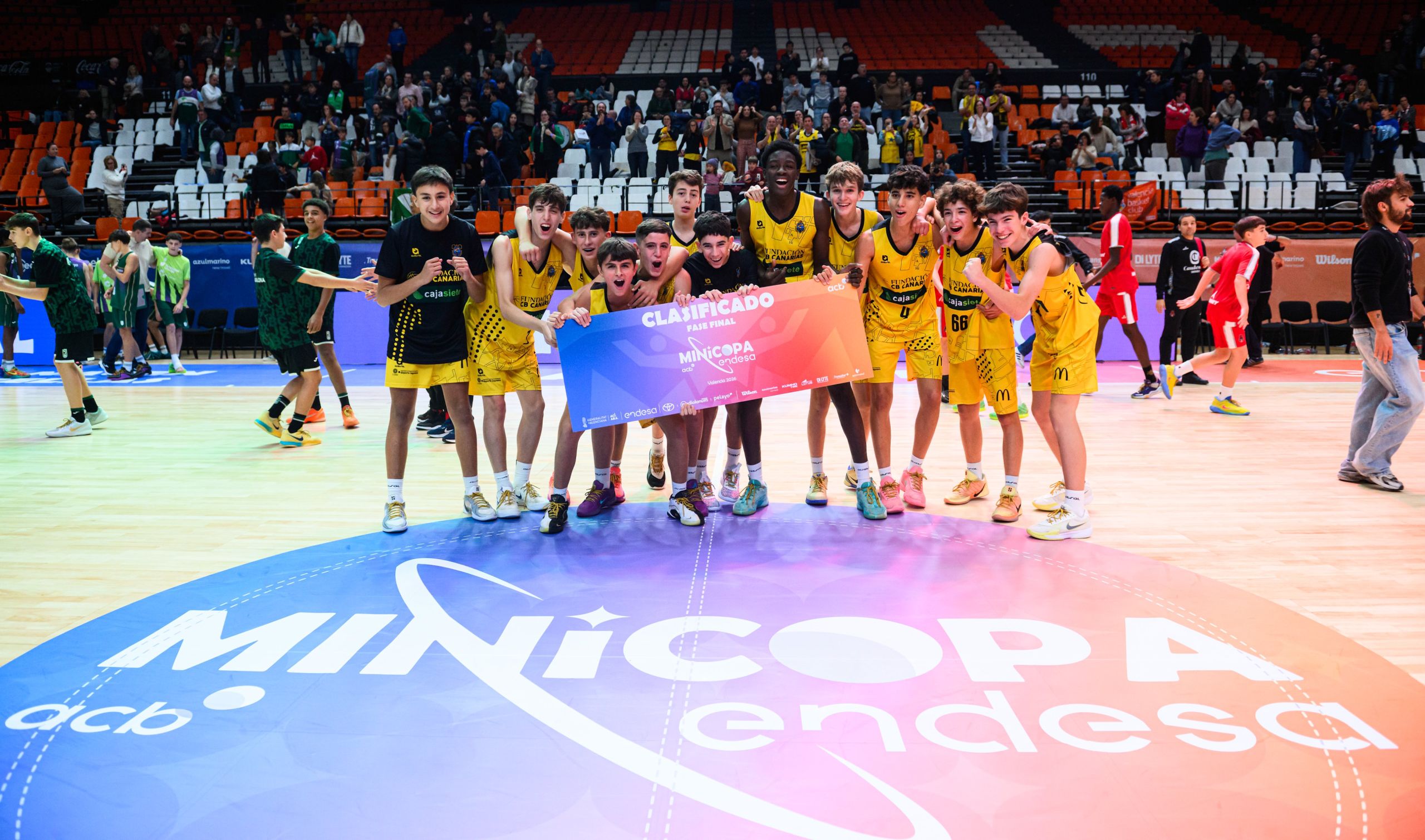 Los jóvenes aurinegros celebran la clasificación a la Fase Final de la Minicopa (CB Canarias)