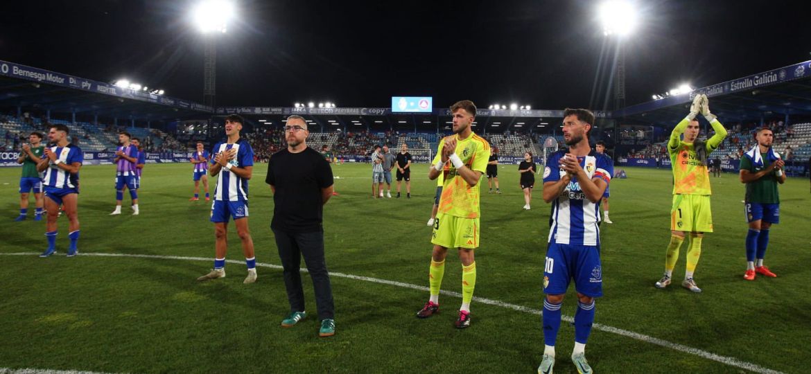 Los jugadores de la Ponfe lamentan la derrota ante el Andorra (@SDP_1922)