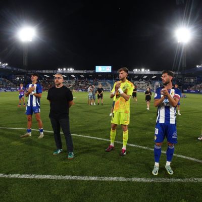 Los jugadores de la Ponfe lamentan la derrota ante el Andorra (@SDP_1922)
