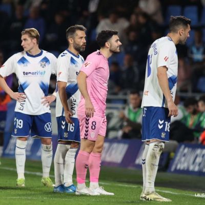Los jugadores del Tenerife en el partido contra el Eldense (La Liga)