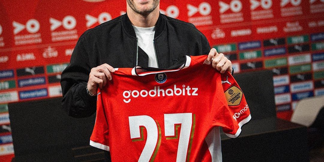 Lucas Pérez con sus nuevos colores (@PSV)