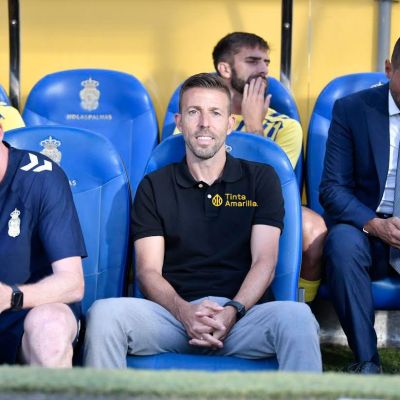 Luis García Fernández en el banquillo de la UD Las Palmas (C TORRES TINTAAMARILLA)