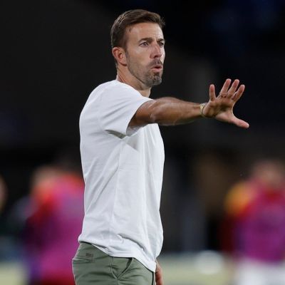 Luis García dirigiendo a los suyos (UD Las Palmas)