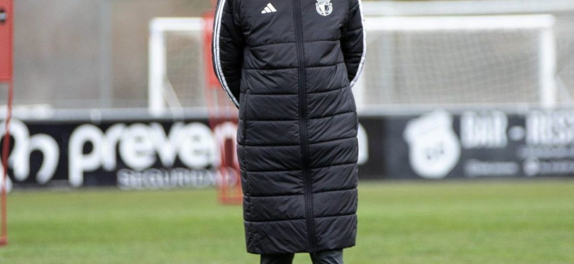 Luis Miguel Ramis durante un entrenamiento (@Burgos_CF)