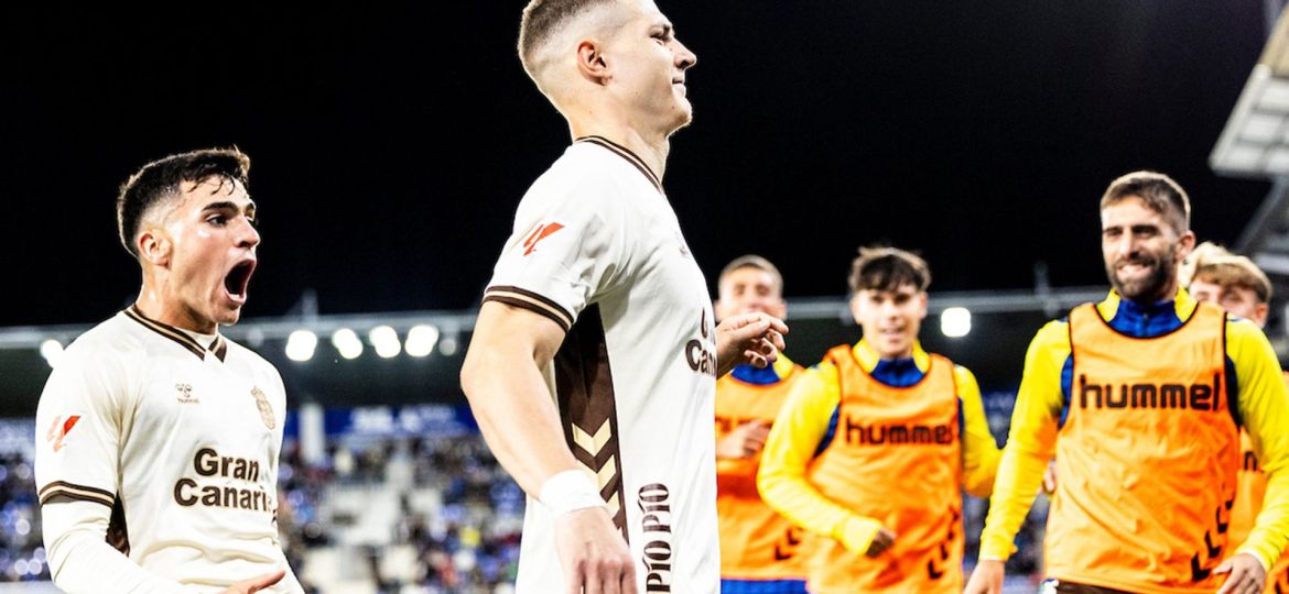 Lukovic después de marcarle al Huesca (UD LAS PALMAS)