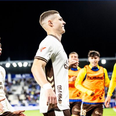 Lukovic después de marcarle al Huesca (UD LAS PALMAS)