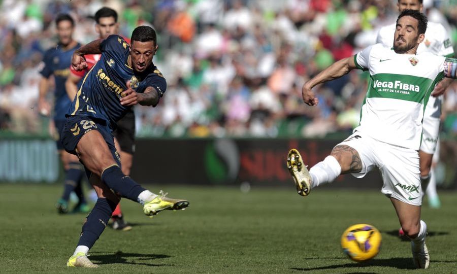 Maikel Mesa remata a puerta (La Liga)