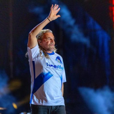Maná con la camiseta tinerfeñista (@CDTOficial)