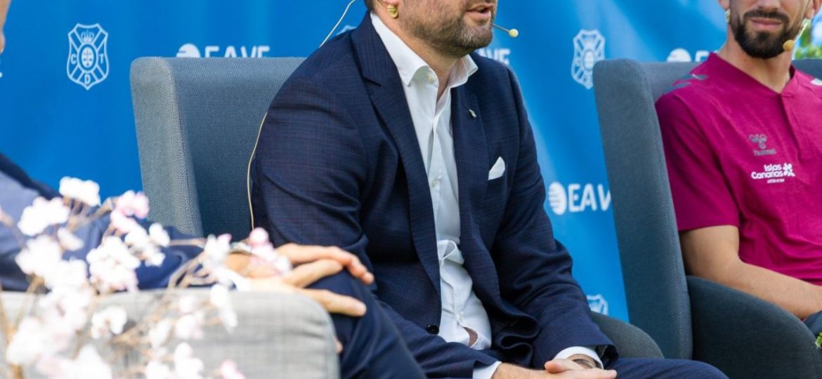 Manu Guill en la presentación de Javi Pérez (CD Tenerife)