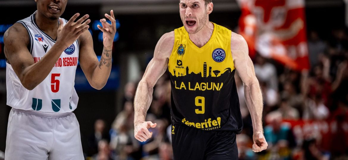 Marcelinho Huertas celebrando ante el Pallacanestro Reggiana (BCL)
