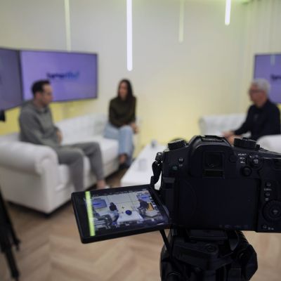 Marcelinho Huertas y su mujer en el programa (CB CANARIAS)