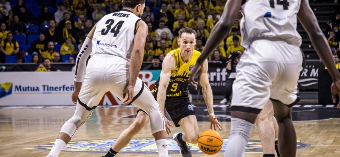 Marcelinho ante el Derthona (CEDIDA)