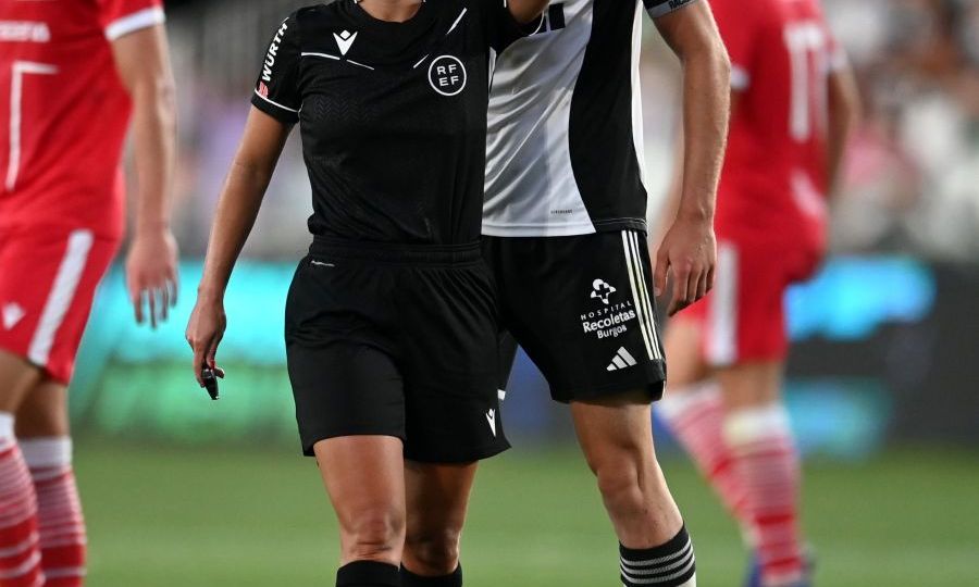 Marta Huerta de Aza en el Burgos - Cartagena de su debut en Segunda (LALIGA)