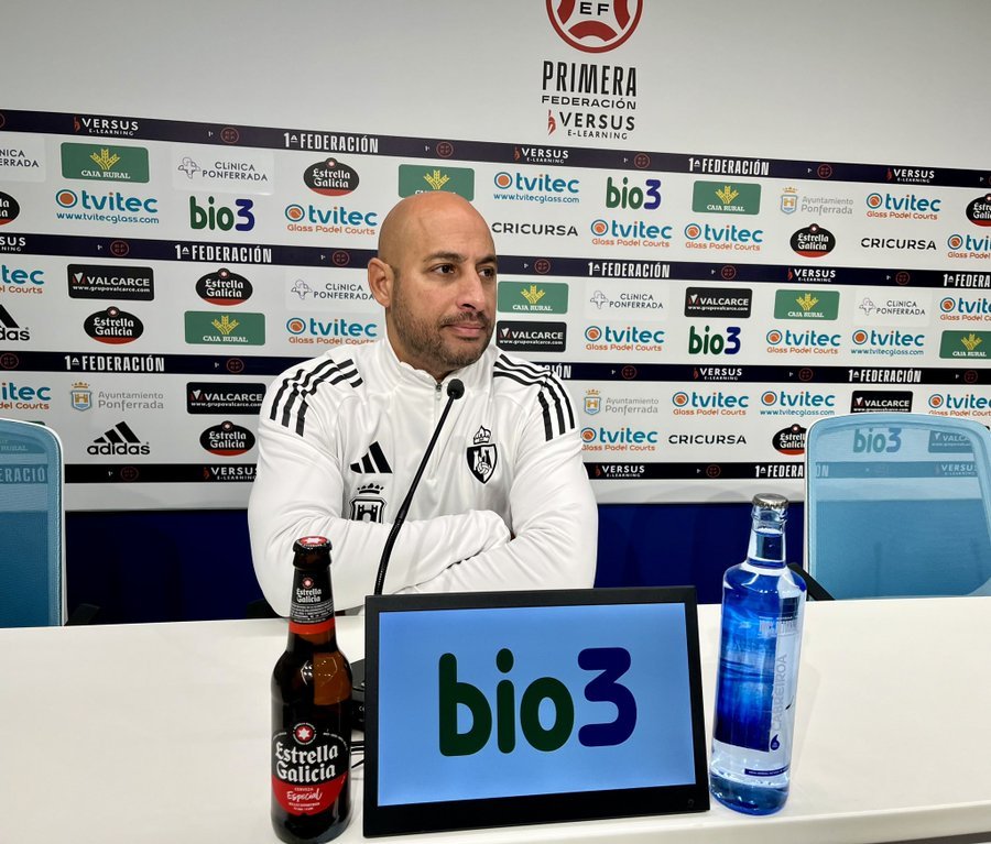 Mehdi Nafti en rueda de prensa (@SDP_1922)