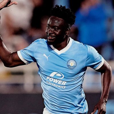 Mo Dauda al marcarle al Sevilla Atlético (@ibizaud)