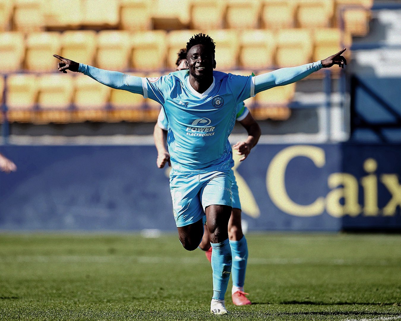 Mo Dauda celebra su gol al Villarreal B (@ibizaud)