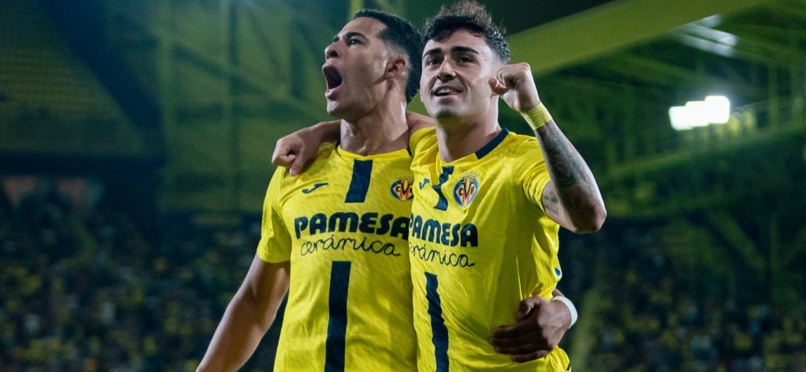 Moleiro celebra su primer gol con el submarino amarillo (@VillarrealCF)