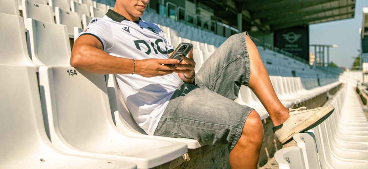 Mollejo con la elástica burgalesa (@Burgos_CF)