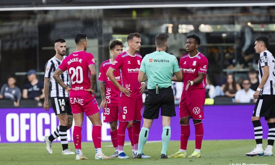 Moreno Aragón tras expulsar a Landázuri (LA LIGA)