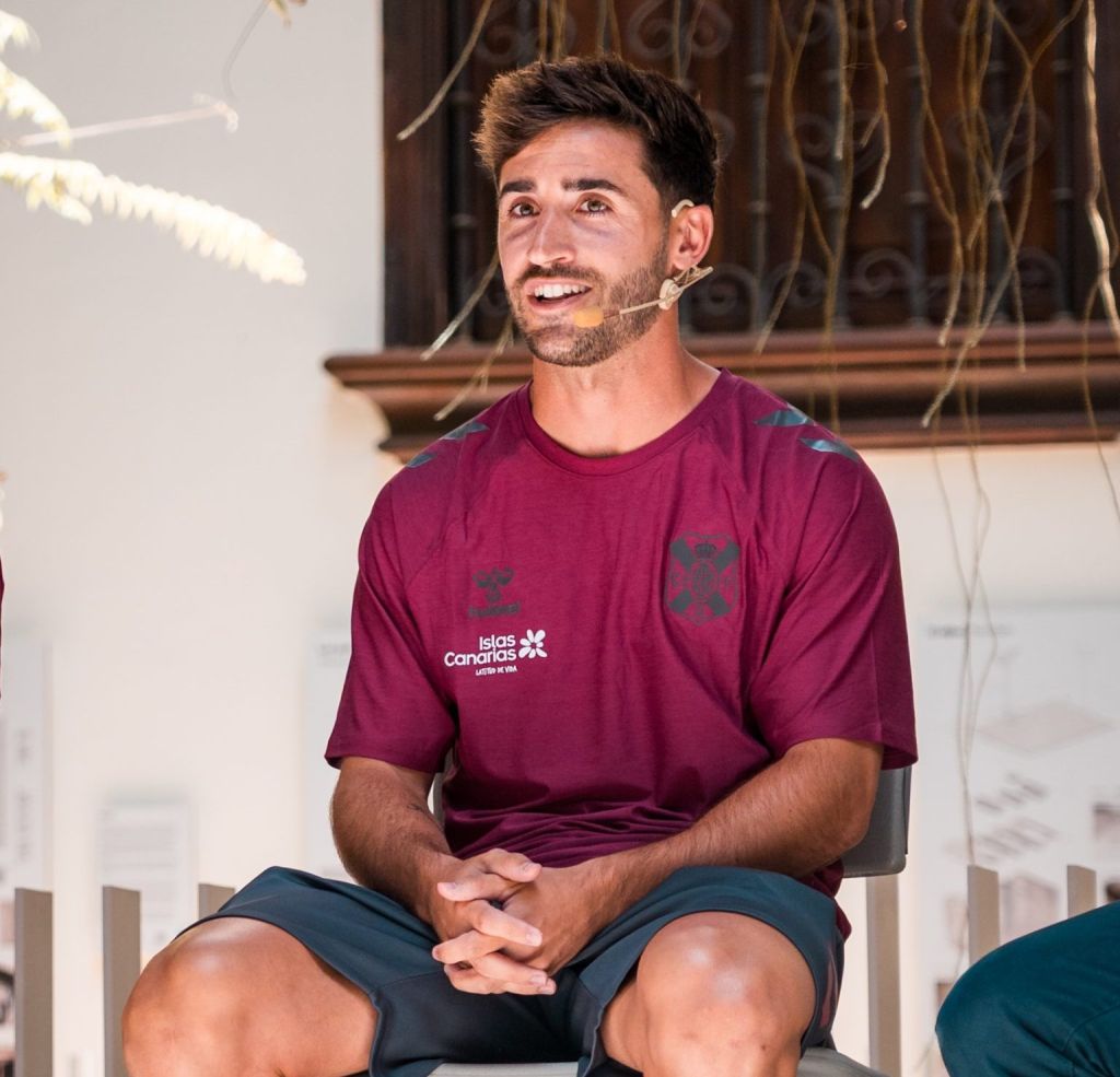 Nacho Gil en su presentación (CD Tenerife)