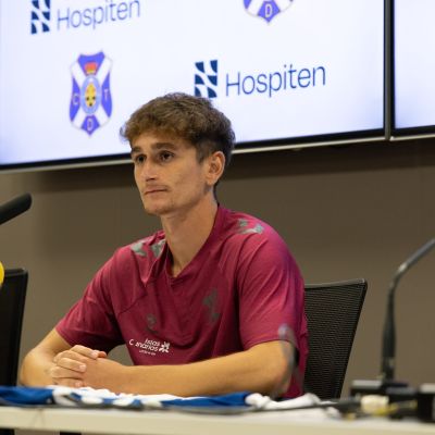 Noel López durante su presentación (CD Tenerife)