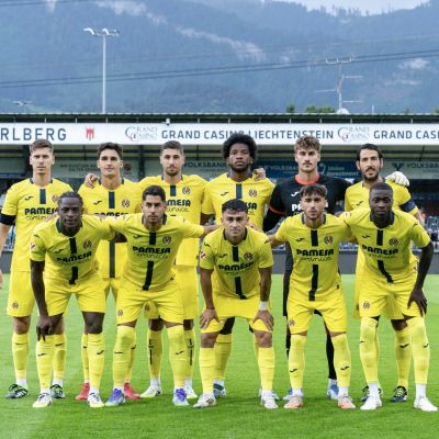 Once amarillo con Ayoze Pérez y Moleiro (@VillarrealCF)
