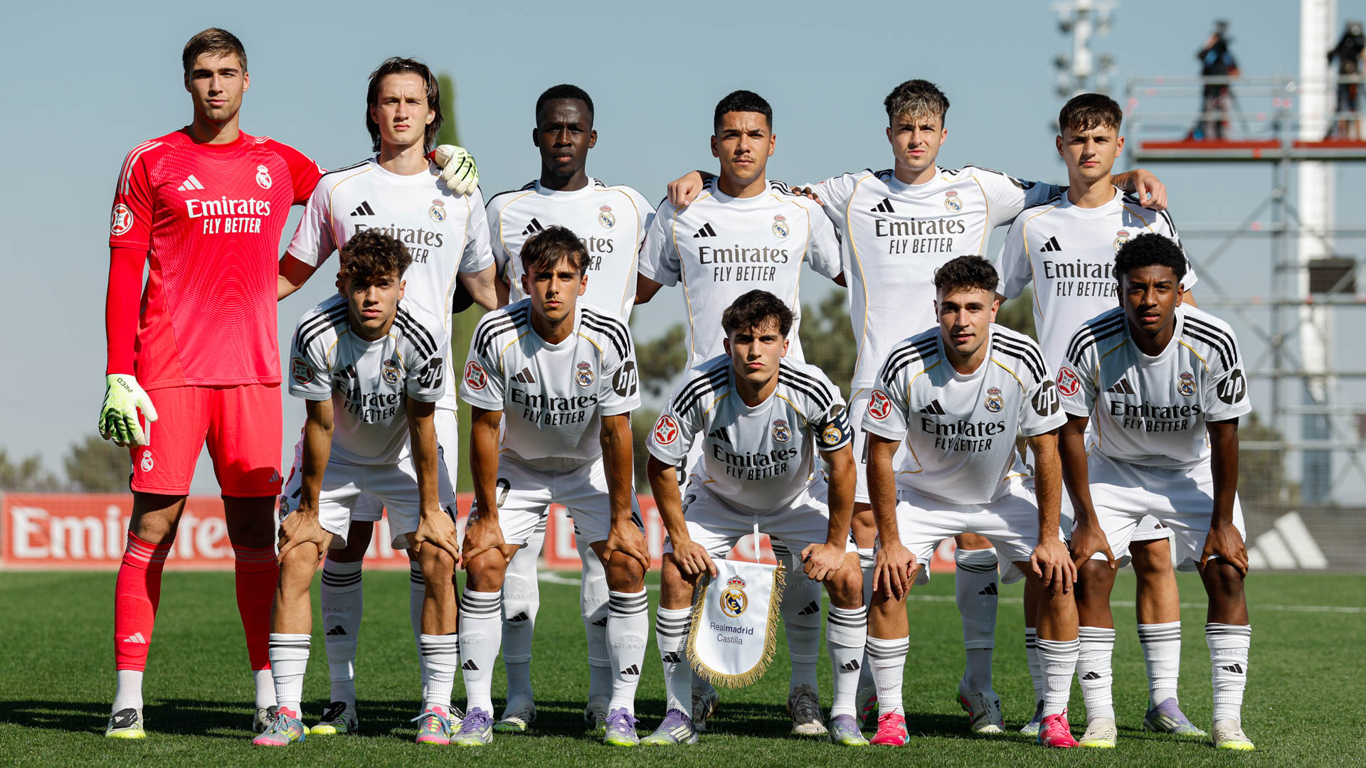 Once del Real Madrid Castilla contra el Racing de Ferrol (@lafabricacrm)