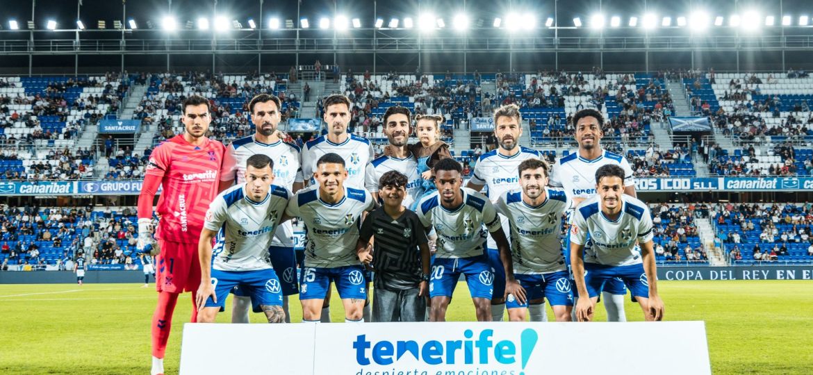 Once inicial del Tenerife contra el Celta Fortuna (CD Tenerife)|Diseños VISITANTE CD Tenerife
