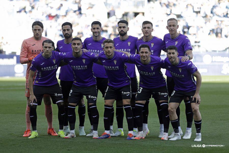 Once titular del Córdoba con Rubén Alves al lado del portero (La Liga)