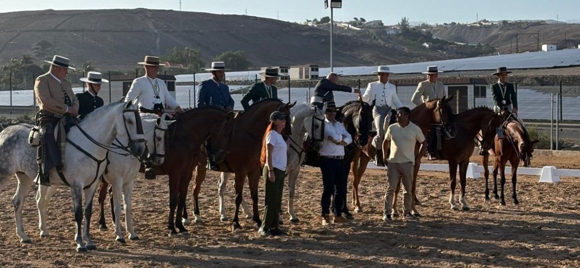 Participantes del Concurso de Doma Vaquera del 26 de abril (CEDIDA)