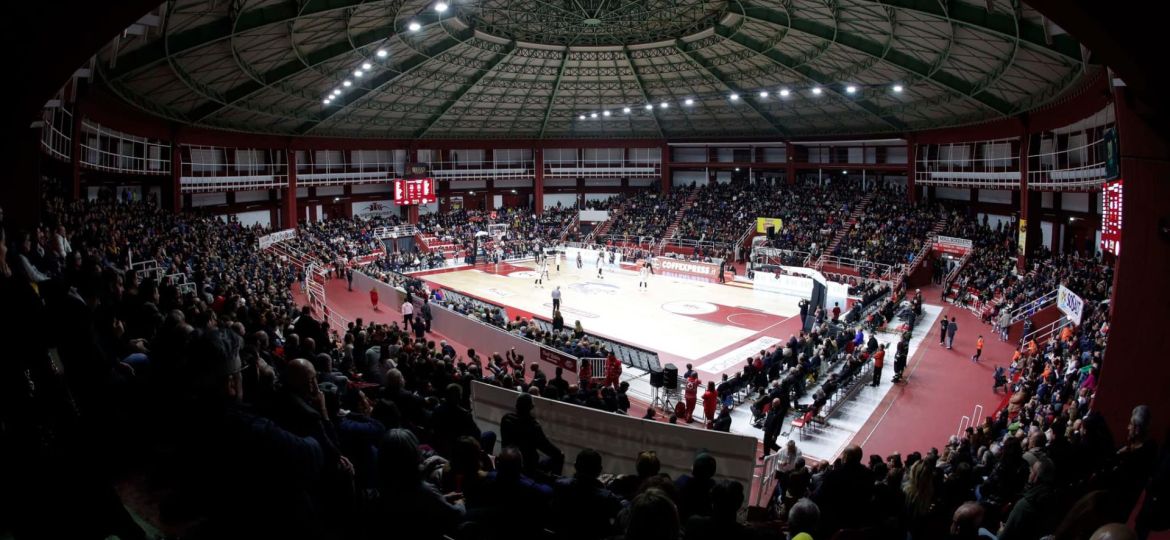 Pabellón del Trapani Shark (CB Canarias)
