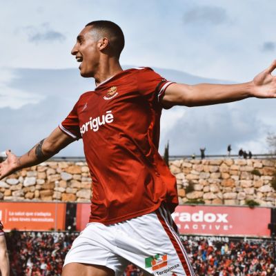 Pablo Fernández celebrando un gol con la escuadra tarraconense (@NASTICTARRAGONA)