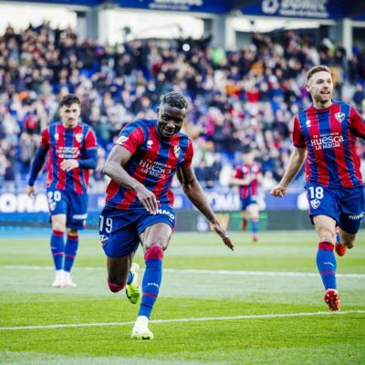 Patrick Soko celebrando uno de sus goles al Racing de Ferrol (La Liga)
