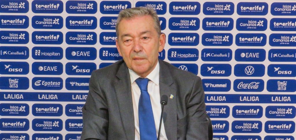Paulino Rivero en la sala de prensa del Heliodoro (@CDTOficial)