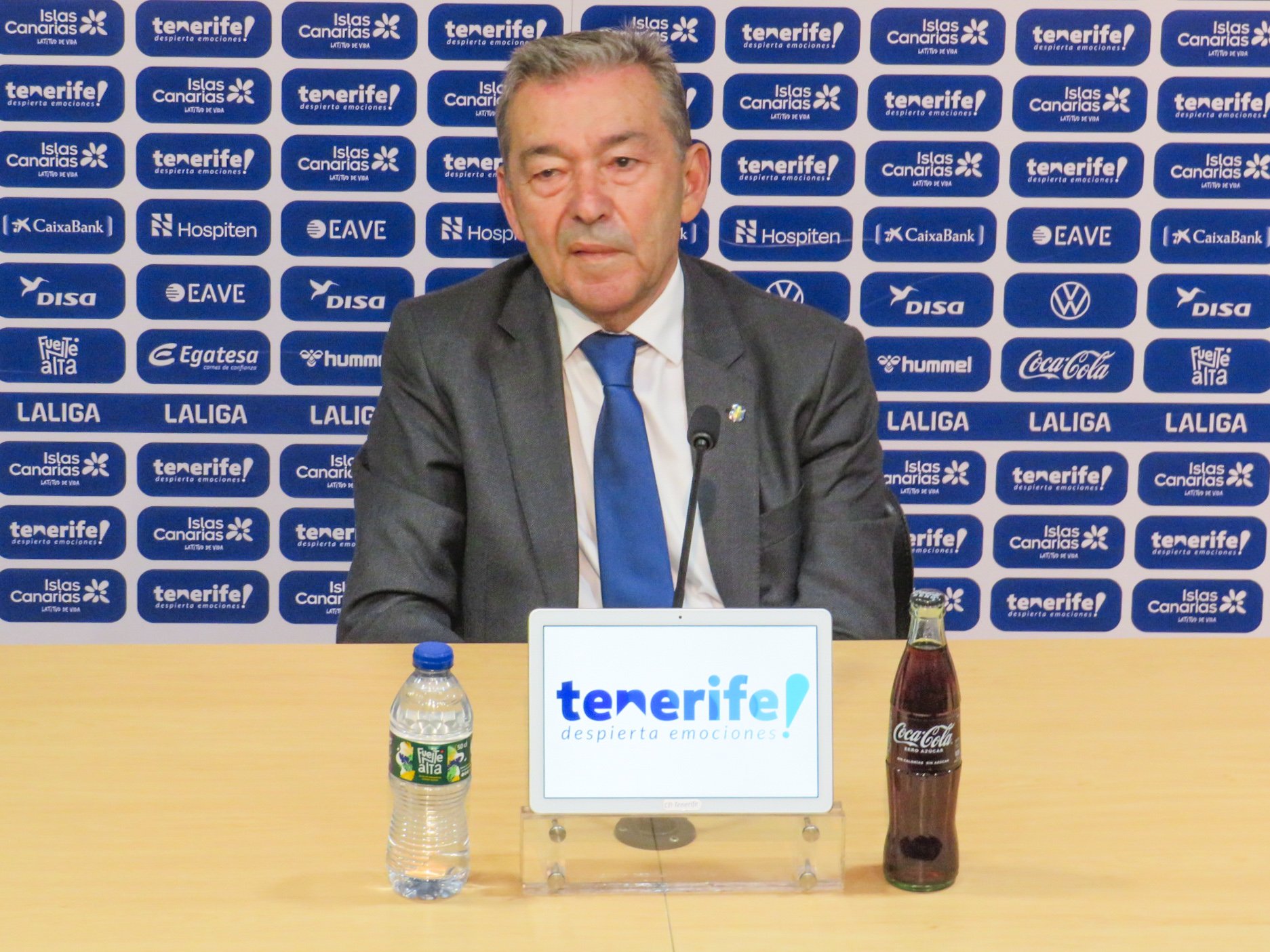 Paulino Rivero en la sala de prensa del Heliodoro (@CDTOficial)