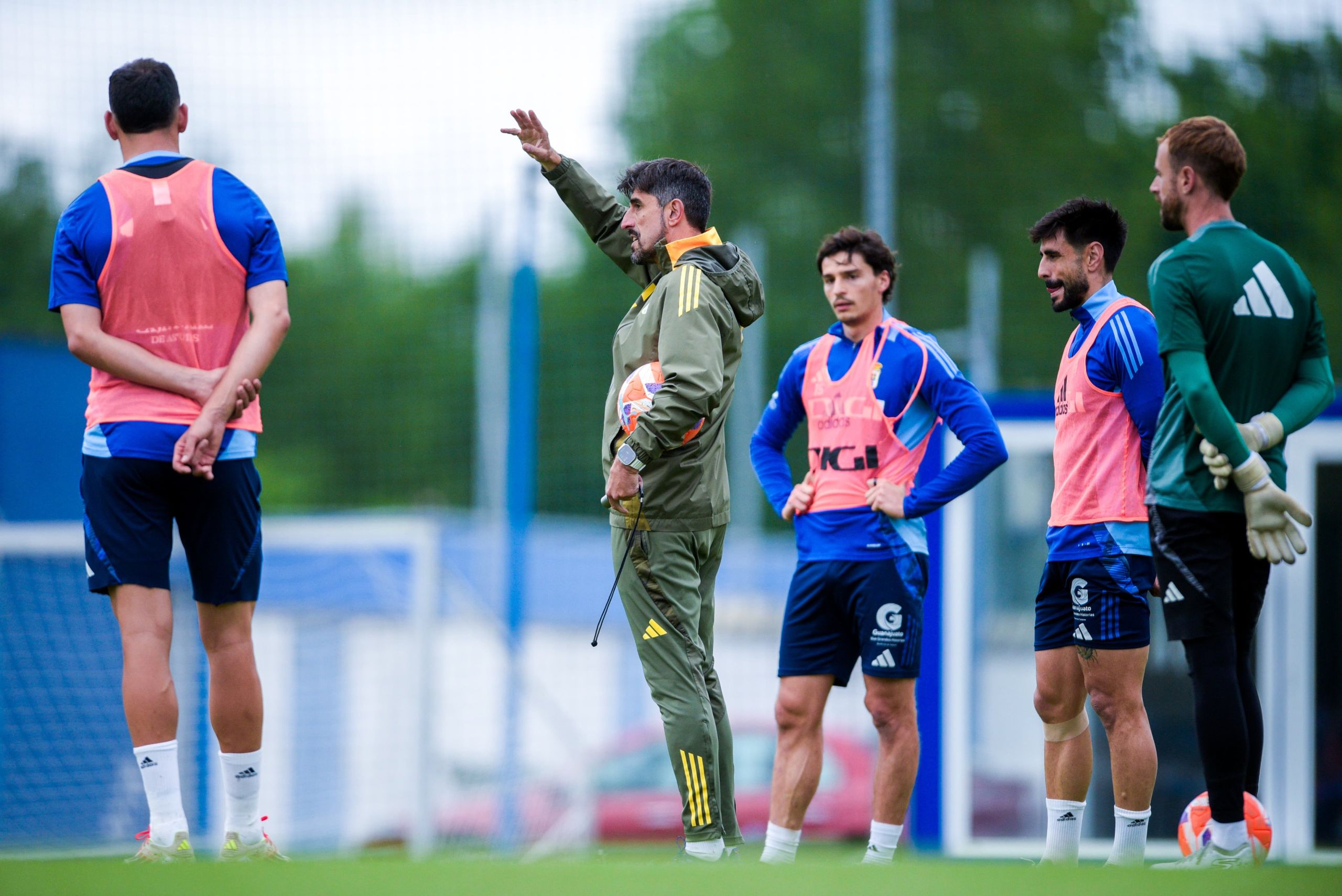 Veljko Paunovic (@REALOVIEDO).